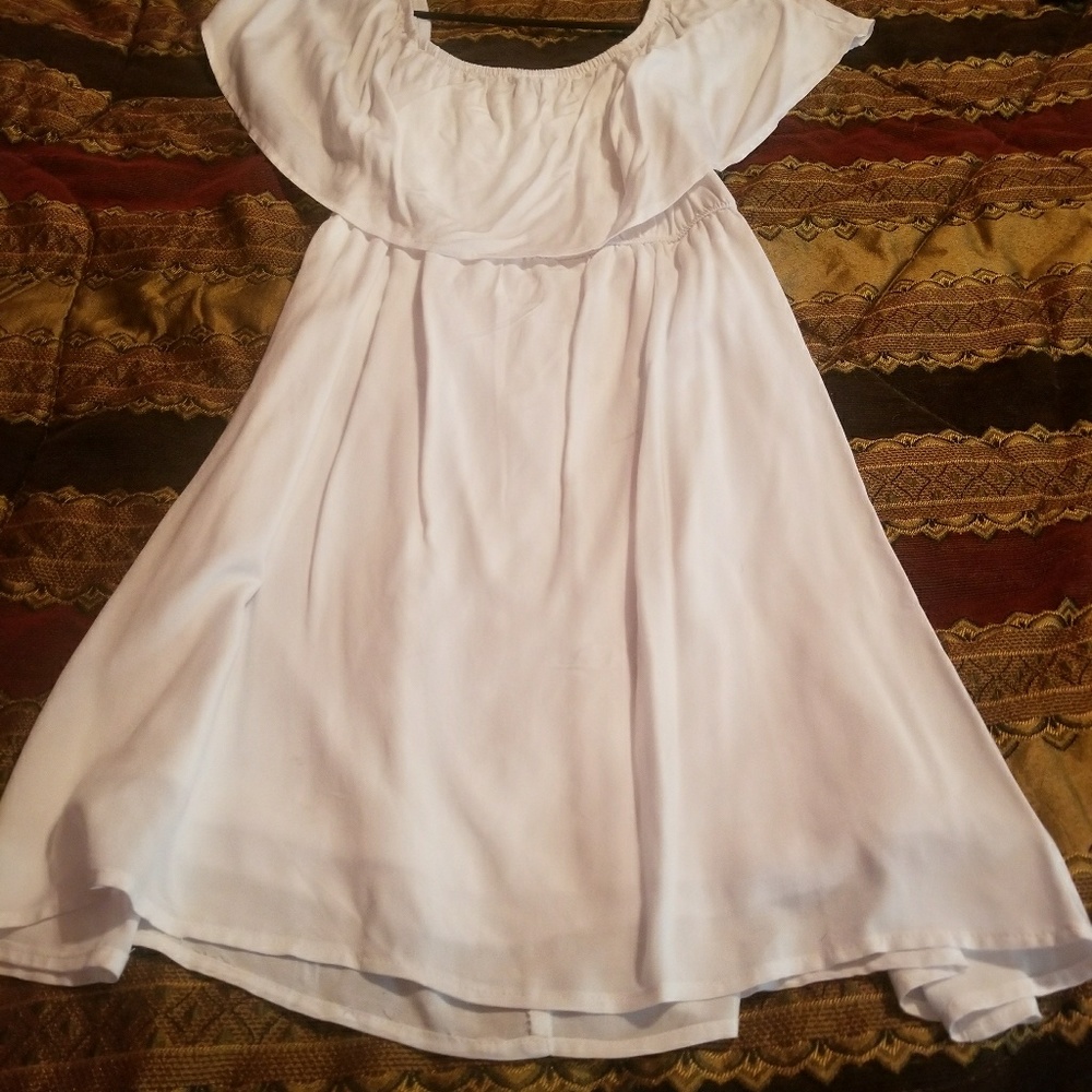 White off the shoulder rue 21 dress medium